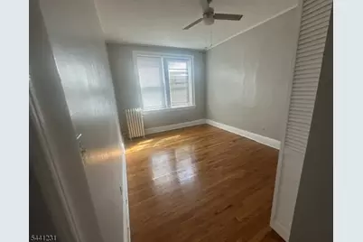 18 74th St #C6, North Bergen, NJ 07047 - Photo 4