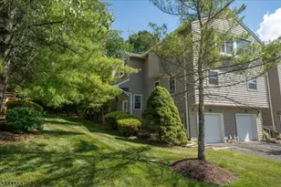 15 Rhea Run, Hampton Township, NJ 07860 - Photo 2