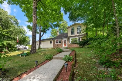 25 Belford Dr, West Milford, NJ 07421 - Photo 4