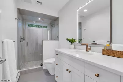 18 Oakdale Ave, Hopatcong, NJ 07821 - Photo 22