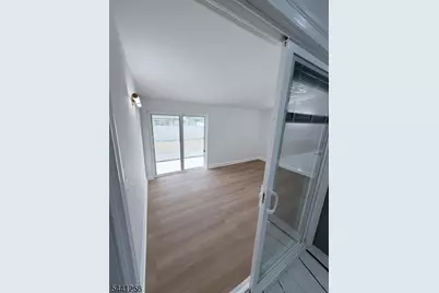 109 W Arthur Pl, Woodbridge Township, NJ 08830 - Photo 10
