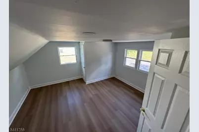 109 W Arthur Pl, Woodbridge Township, NJ 08830 - Photo 20