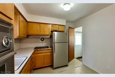 24 Valley View Rd, Hillside, NJ 07205 - Photo 14