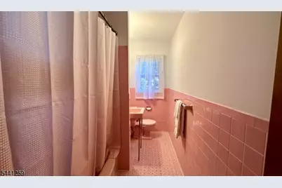 24 Valley View Rd, Hillside, NJ 07205 - Photo 16