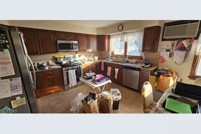212 Falmouth Ave, Elmwood Park, NJ 07407 - Photo 8