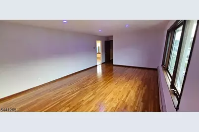 212 Falmouth Ave, Elmwood Park, NJ 07407 - Photo 6
