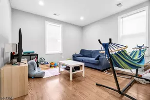 510 Burnham Rd, Elizabeth, NJ 07202 - Photo 32