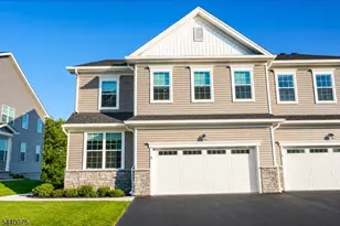 21 Astoria Pl, East Hanover Township, NJ 07936 - Photo 1
