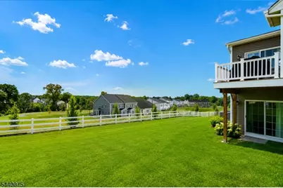 21 Astoria Pl, East Hanover Township, NJ 07936 - Photo 4