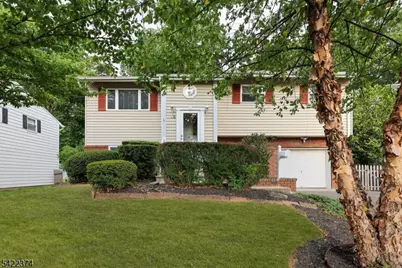 45 Fieldstone Dr, Somerville, NJ 08876 - Photo 2