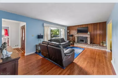 336 Darby Ln, Mountainside, NJ 07092 - Photo 6