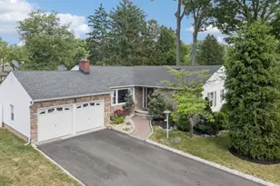 336 Darby Ln, Mountainside, NJ 07092 - Photo 2