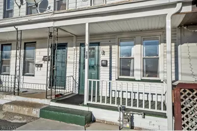 19 Railroad Ave, Phillipsburg, NJ 08865 - Photo 2