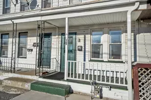 19 Railroad Ave, Phillipsburg, NJ 08865 - Photo 2
