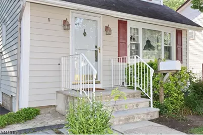 49 S Franklin Ave, Bergenfield, NJ 07621 - Photo 2
