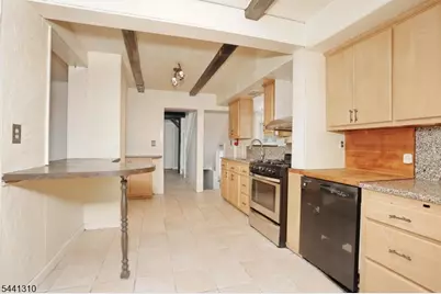 49 S Franklin Ave, Bergenfield, NJ 07621 - Photo 16