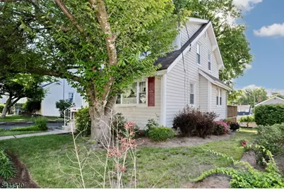 49 S Franklin Ave, Bergenfield, NJ 07621 - Photo 32