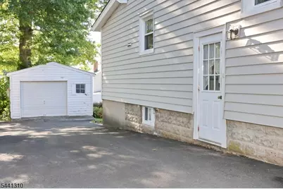 49 S Franklin Ave, Bergenfield, NJ 07621 - Photo 34