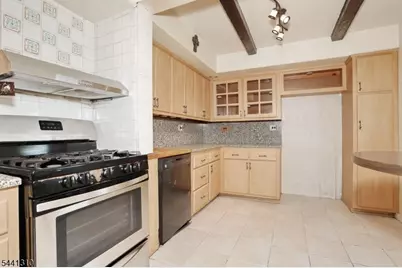 49 S Franklin Ave, Bergenfield, NJ 07621 - Photo 14