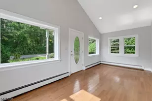 32 Bellows Ln, Montville Township, NJ 07082 - Photo 4