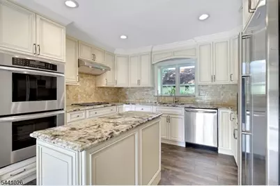 32 Bellows Ln, Montville Township, NJ 07082 - Photo 14