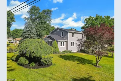 32 Bellows Ln, Montville Township, NJ 07082 - Photo 34