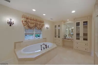 2 Estelle Pl, Cranford Township, NJ 07016 - Photo 28