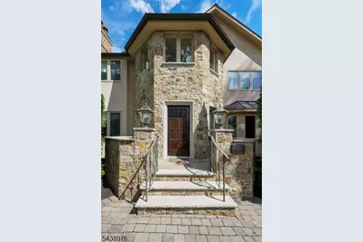 2 Estelle Pl, Cranford Township, NJ 07016 - Photo 6