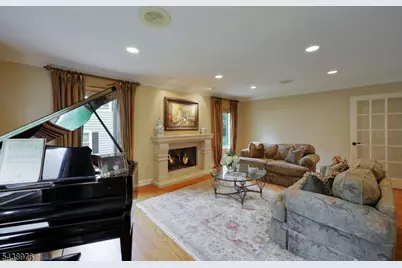 2 Estelle Pl, Cranford Township, NJ 07016 - Photo 8