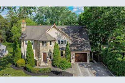 2 Estelle Pl, Cranford Township, NJ 07016 - Photo 2