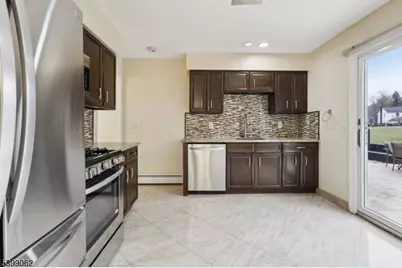 822 Pompton Ave #2, Cedar Grove, NJ 07009 - Photo 30