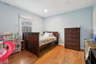 822 Pompton Ave, Cedar Grove, NJ 07009 - Photo 16