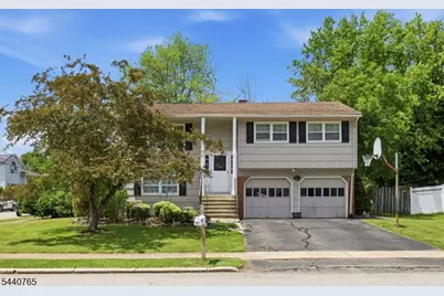 71 Clover Hill Dr, Mount Olive, NJ 07836 - Photo 2