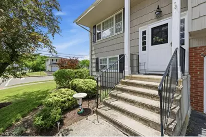71 Clover Hill Dr, Mount Olive, NJ 07836 - Photo 4
