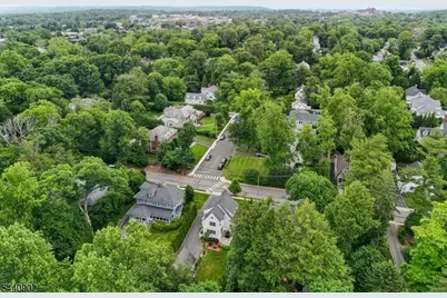 27 Pine Grove Ave, Summit, NJ 07901 - Photo 34