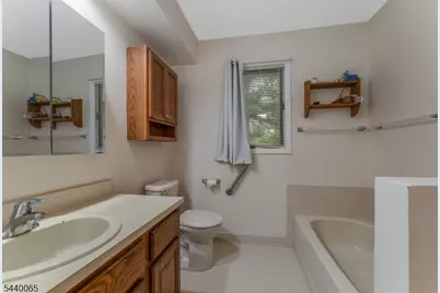 25 Augusta Dr, Clinton Township, NJ 08801 - Photo 18