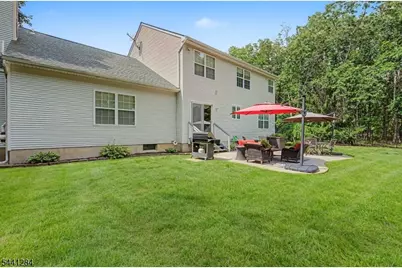 6 Drift Rd, Freehold Township, NJ 07728 - Photo 8