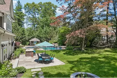 4 Holmehill Ln, Roseland, NJ 07068 - Photo 40