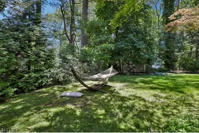 4 Holmehill Ln, Roseland, NJ 07068 - Photo 42