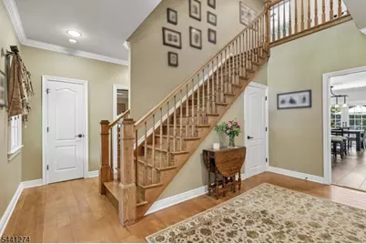 4 Holmehill Ln, Roseland, NJ 07068 - Photo 10