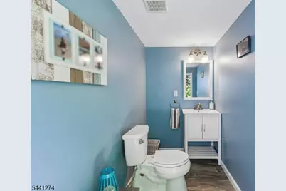 4 Holmehill Ln, Roseland, NJ 07068 - Photo 48