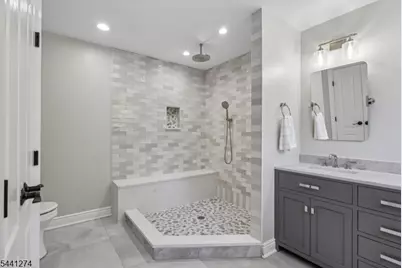 4 Holmehill Ln, Roseland, NJ 07068 - Photo 26