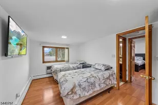 101 Maple Hill Rd, Clifton, NJ 07013 - Photo 18
