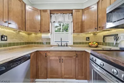 5 Fern Ln, Parsippany, NJ 07834 - Photo 10
