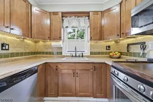5 Fern Ln, Parsippany, NJ 07834 - Photo 10