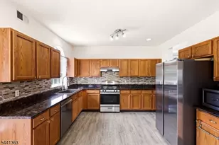 917 Timberline Dr, Jefferson Township, NJ 07849 - Photo 14