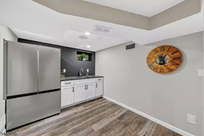 42 Donnalin Pl, Clifton, NJ 07013 - Photo 30