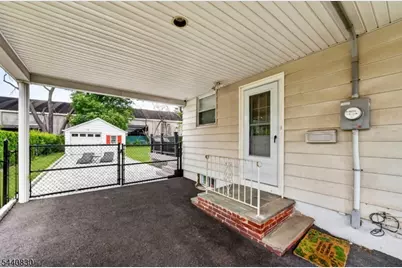 42 Donnalin Pl, Clifton, NJ 07013 - Photo 4