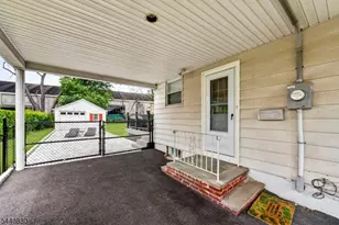 42 Donnalin Pl, Clifton, NJ 07013 - Photo 4