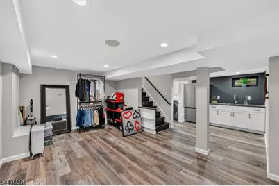 42 Donnalin Pl, Clifton, NJ 07013 - Photo 28